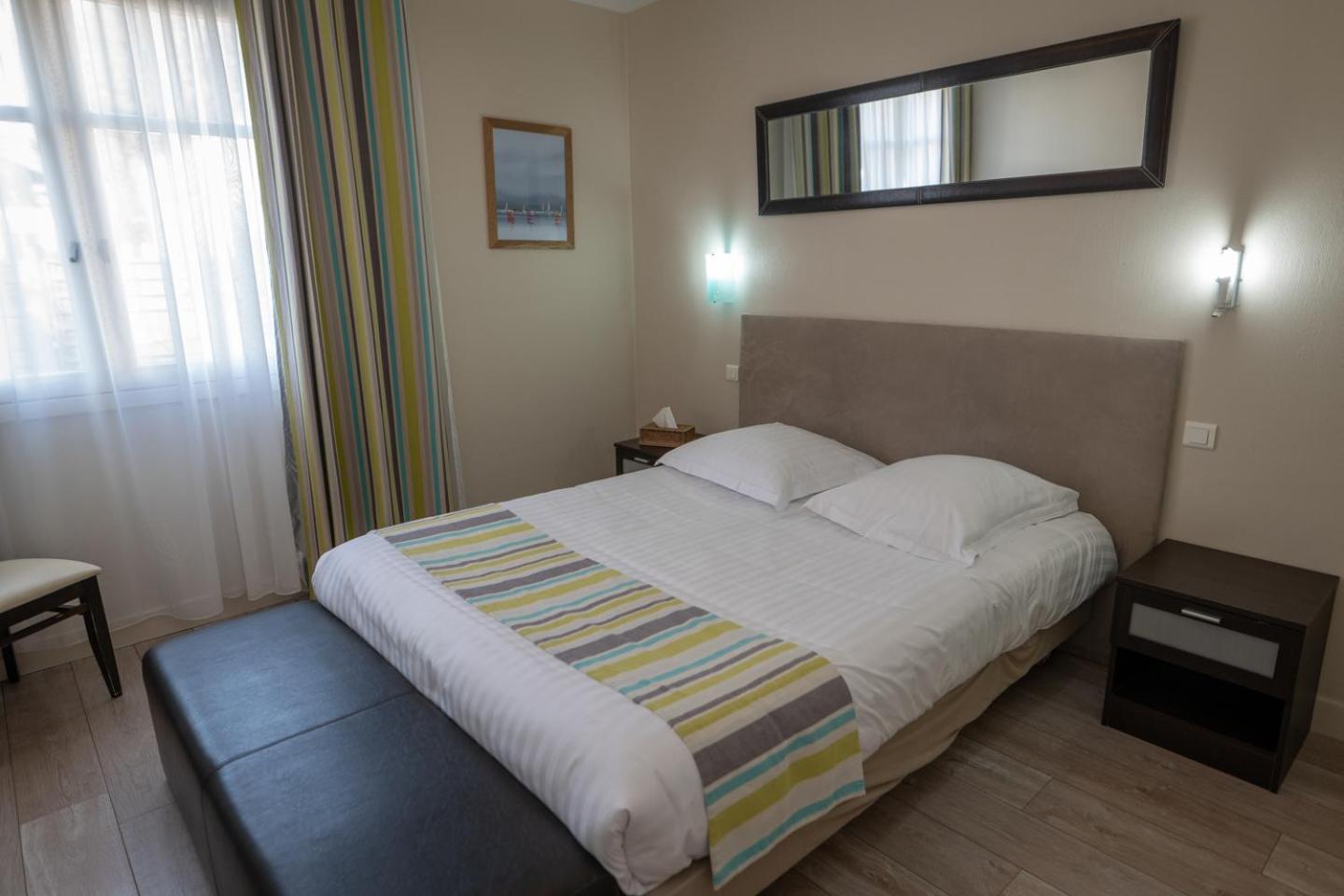 Logis Hotel La Croix Du Sud Le Tour-du-Parc Εξωτερικό φωτογραφία